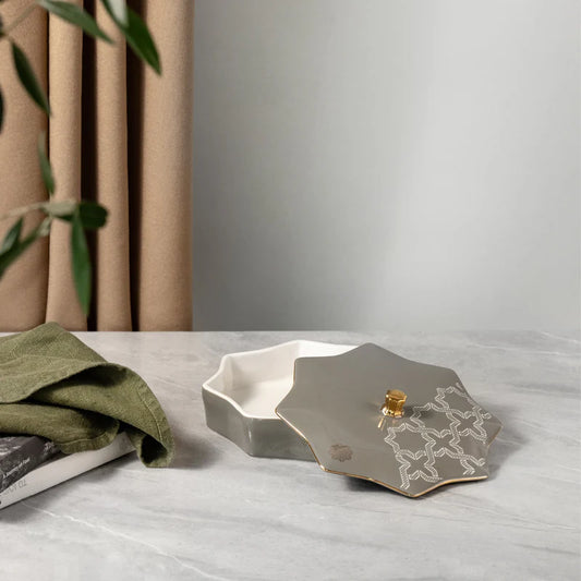 Porcelain Date Container with Lid, Star-Shape – Otantik