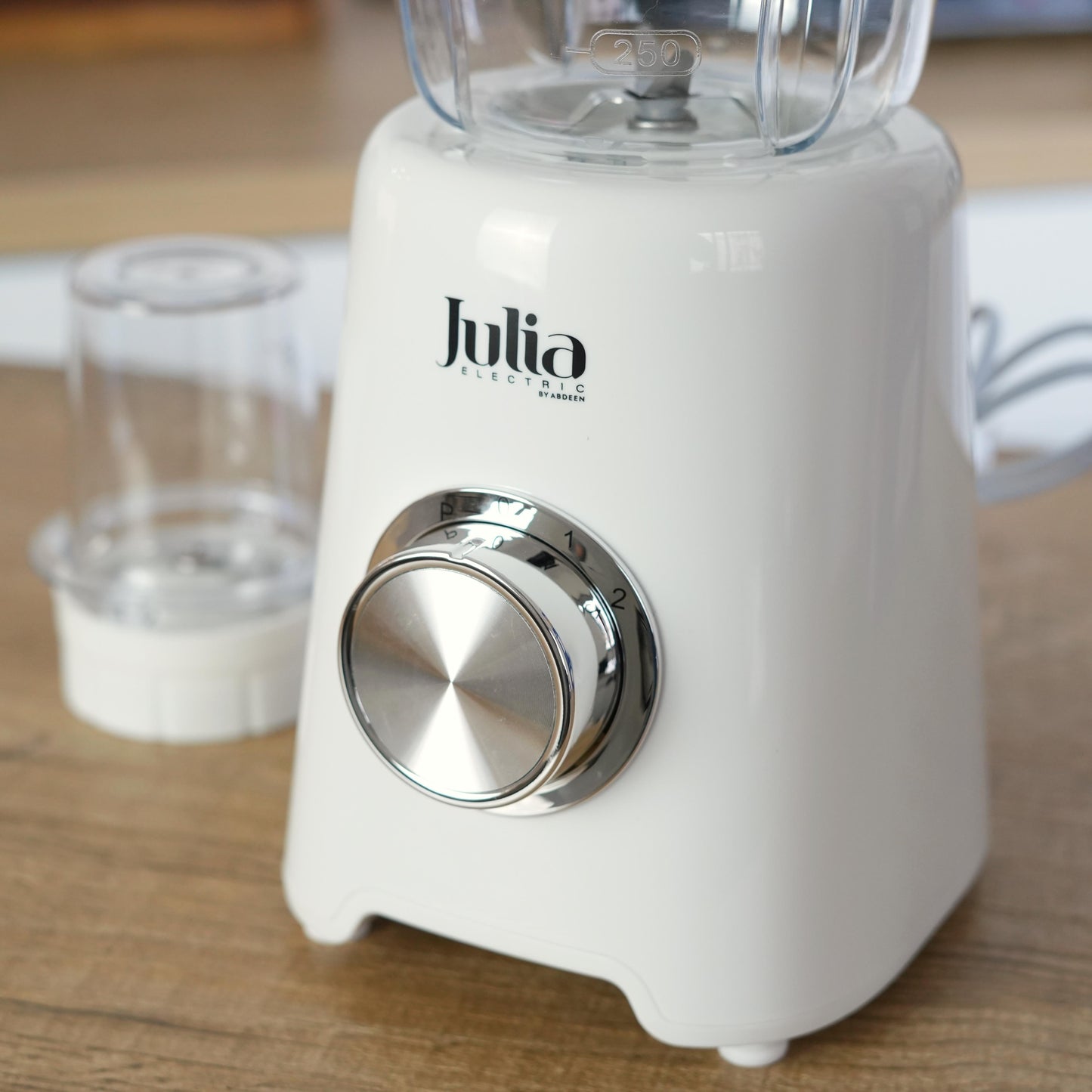 Julia electric mixer