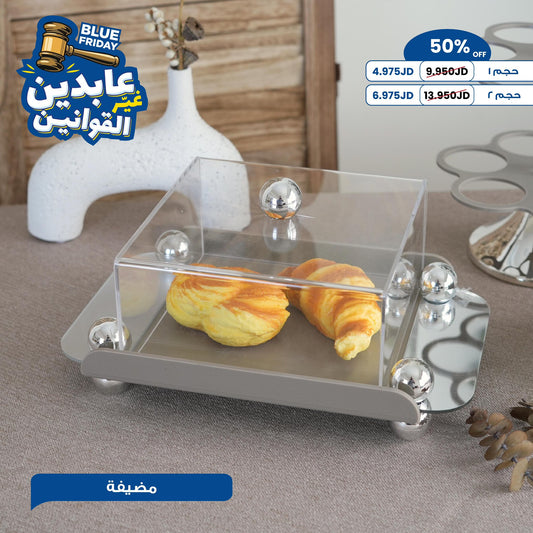 مضيفة بغطاء أكريليك