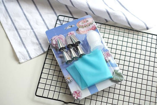 Icing bag set + decorating tips