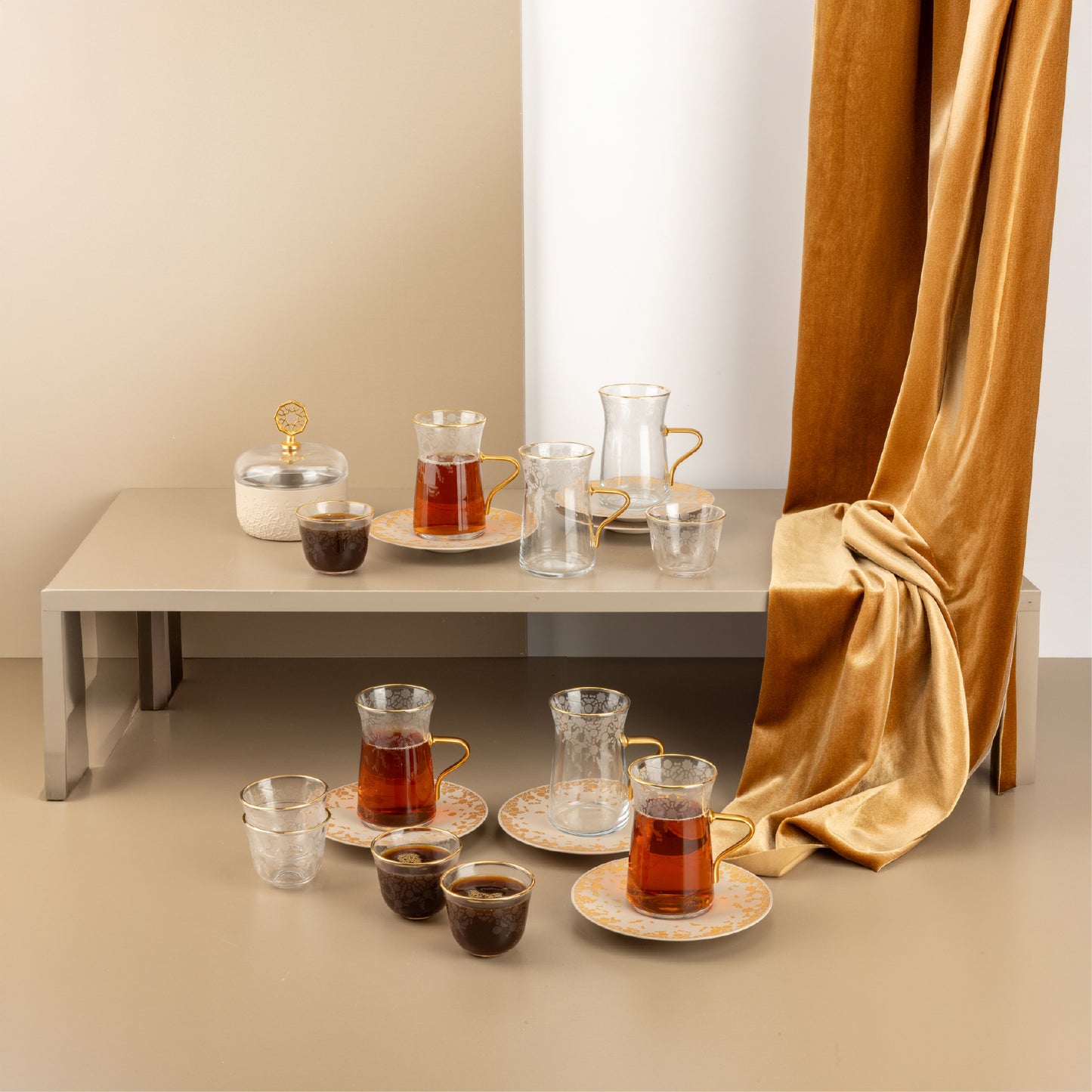 طقم الشاي والقهوة