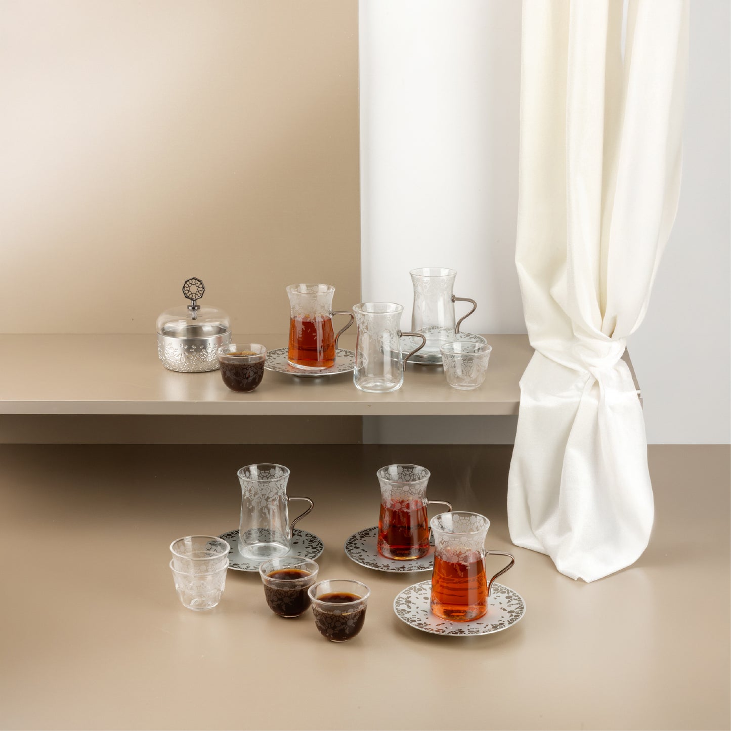 طقم الشاي والقهوة