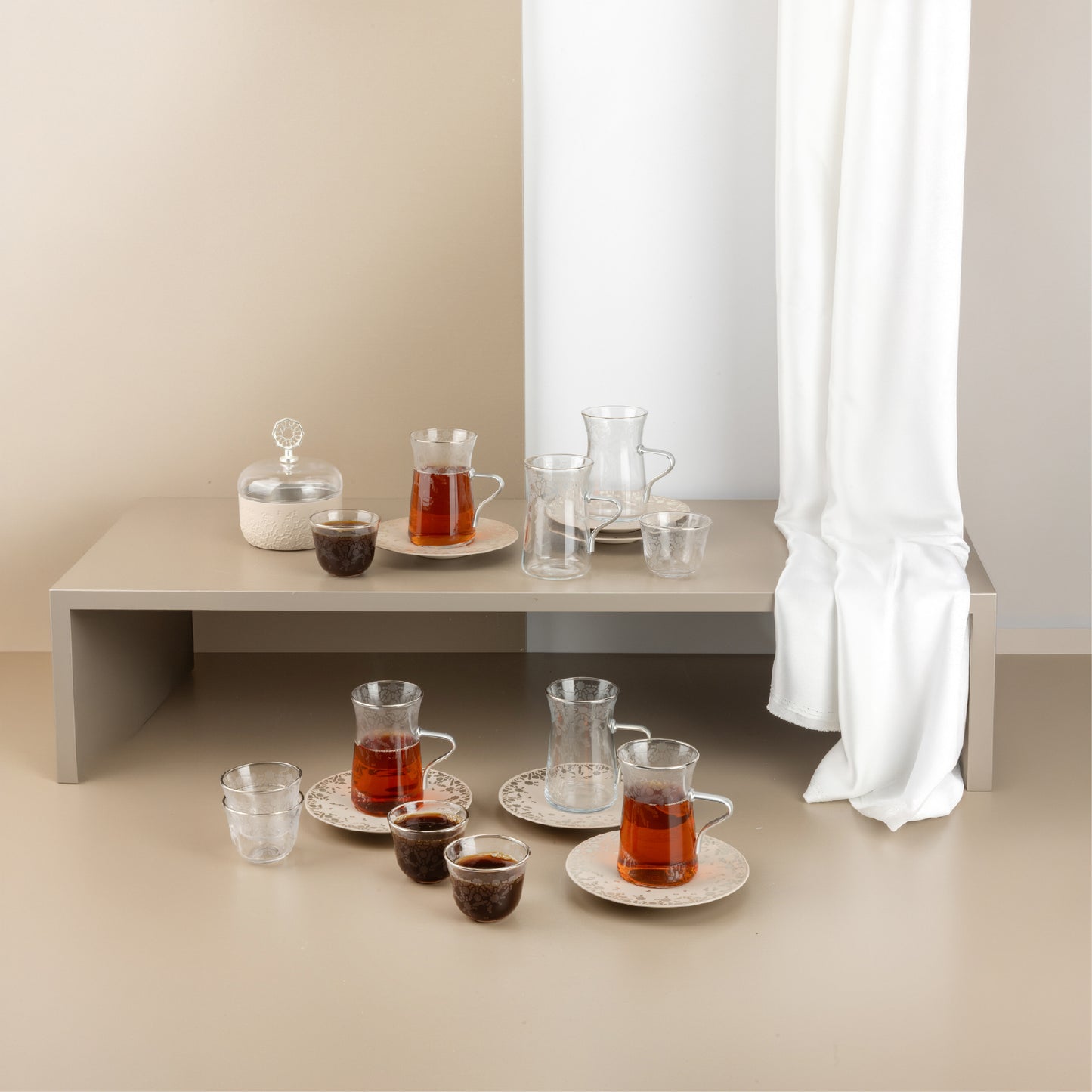 طقم الشاي والقهوة