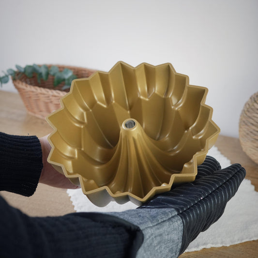 A Home Metal Cake Pan