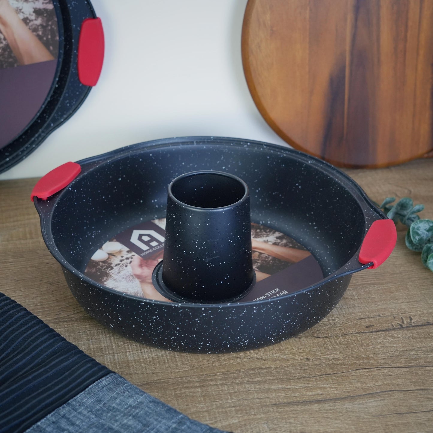 A Home Granite Cake Pan