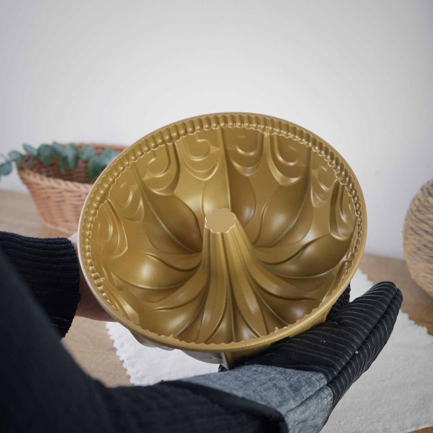 A Home Metal Cake Pan