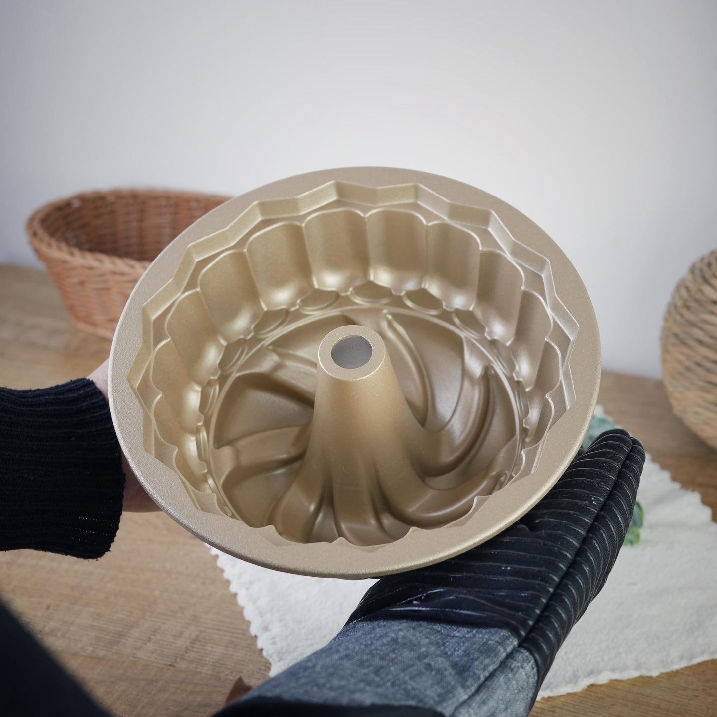 A Home Metal Cake Pan